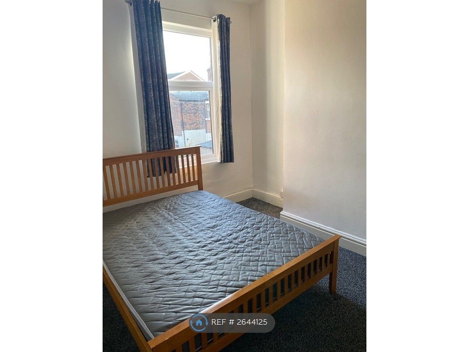 Property photo 2 of 15 1st Floor Back Bedroom