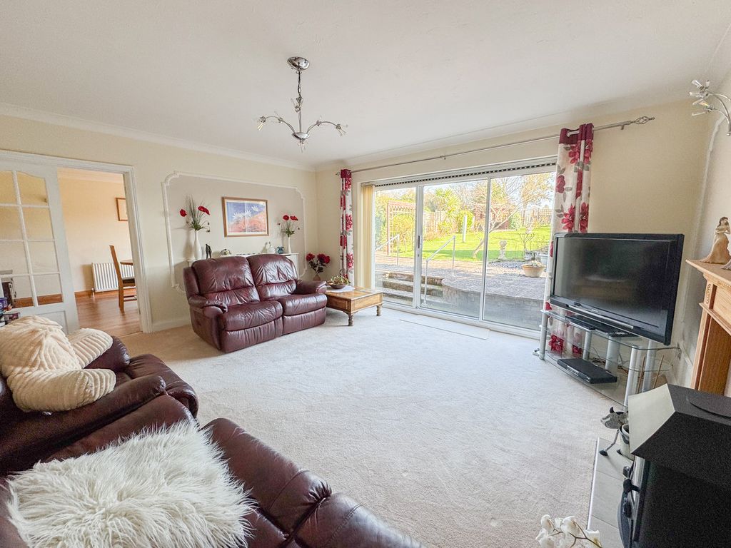 Property photo 3 of 25