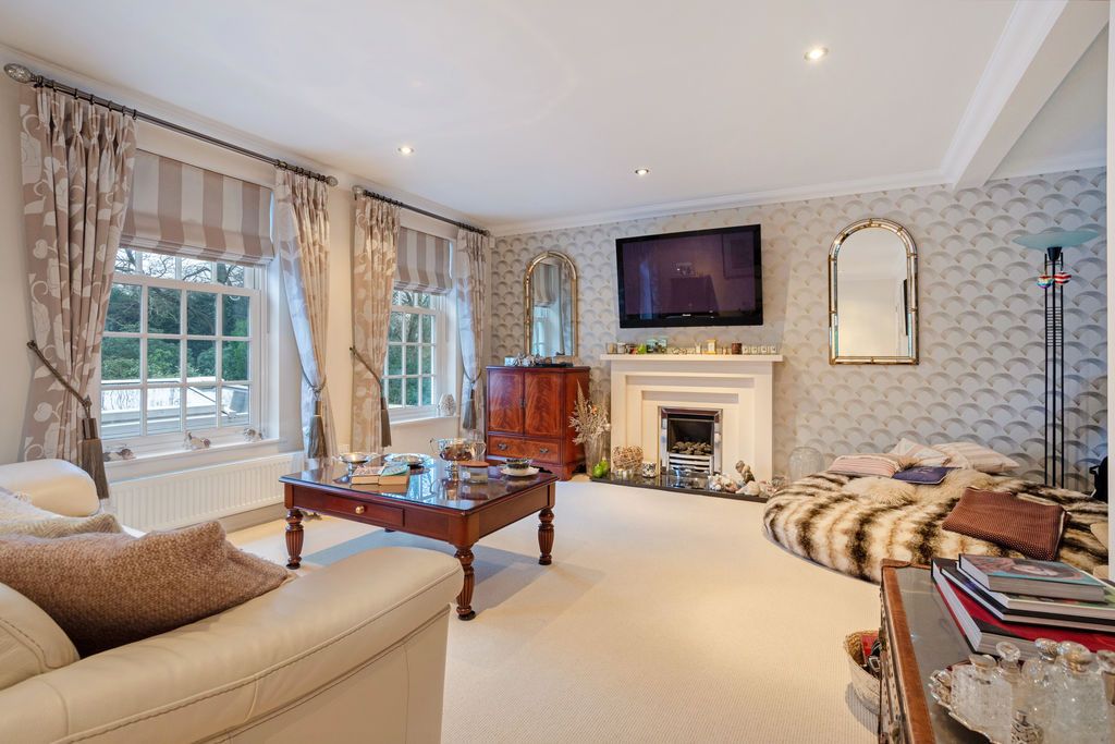 Property photo 3 of 17 Drawing Room
