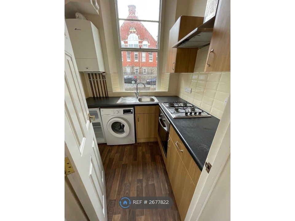 Property photo 2 of 10 Kitchen