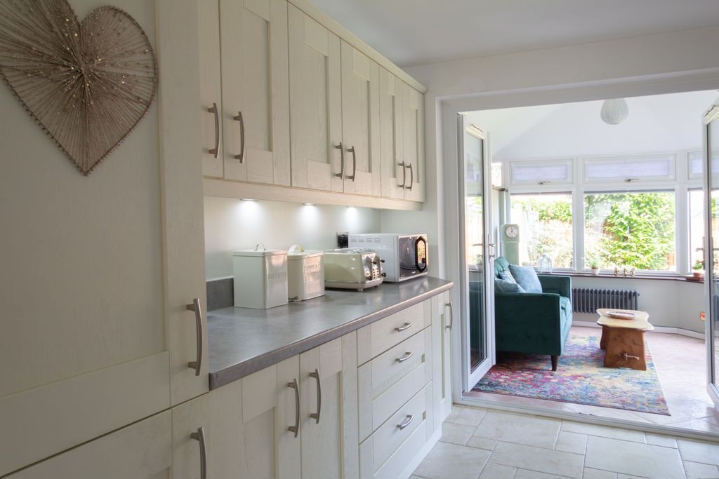 Property photo 3 of 15 Kitchen/Garden Room