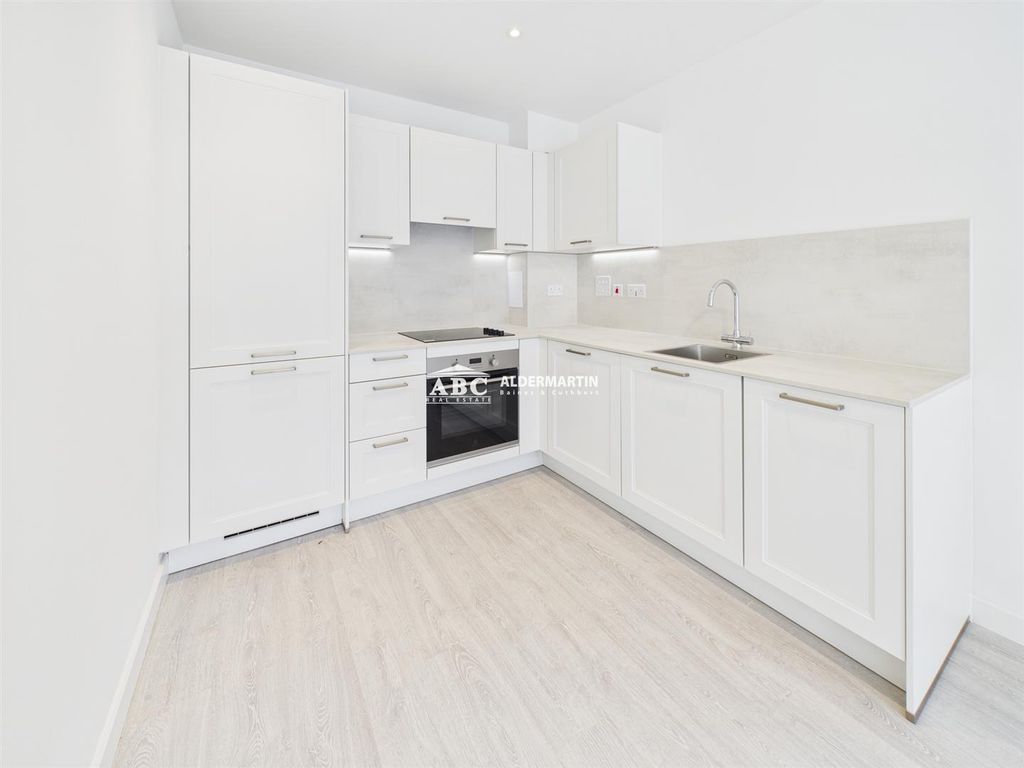 Property photo 3 of 11 Cam03827G0-Pr0080-Still005.Jpg