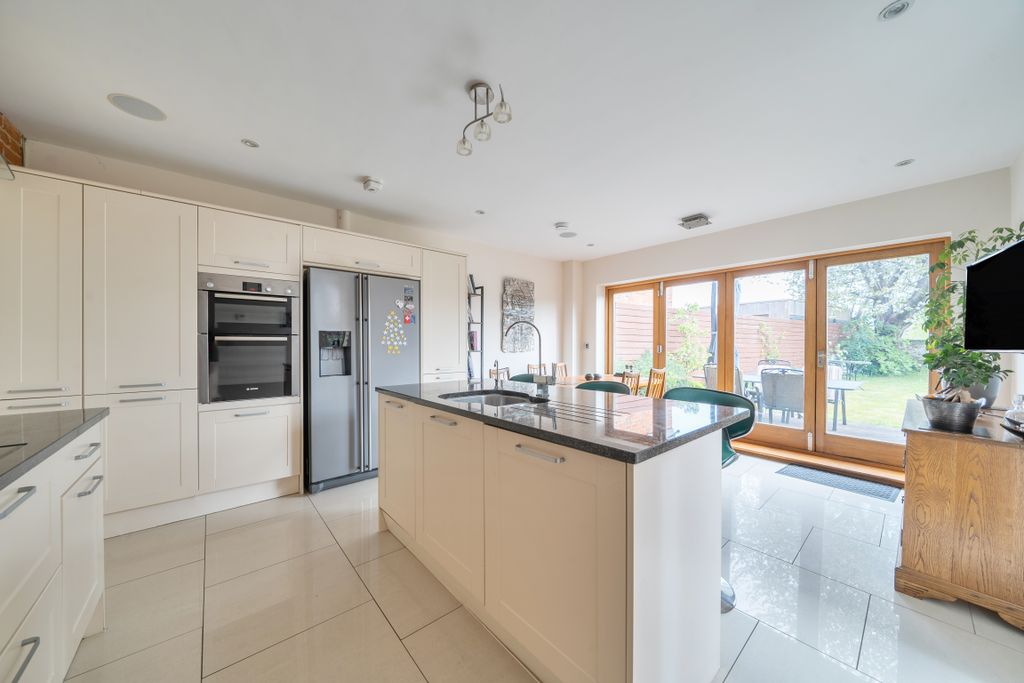 Property photo 3 of 13