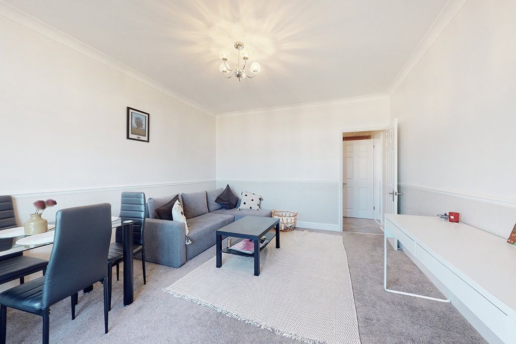 Property photo 2 of 17 Picture No. 04