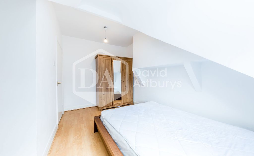 Property photo 3 of 4 Img_18025_3_Original