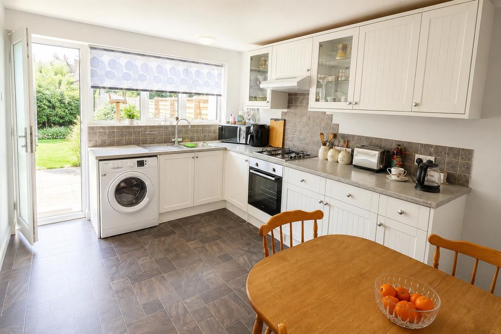 Property photo 2 of 11 Fa03B0A6-c502-4479-B9A6-74Bea970F82F.Png