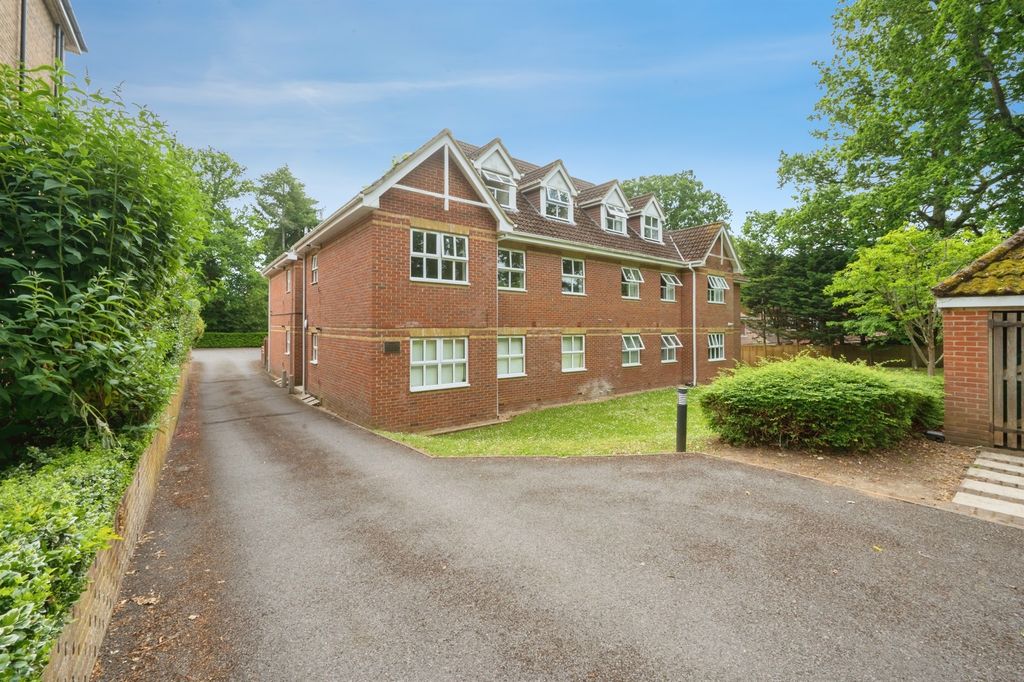 Property photo 1 of 15