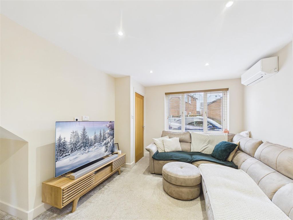 Property photo 2 of 11 Cam05207G0-Pr0084-Still006.Jpg