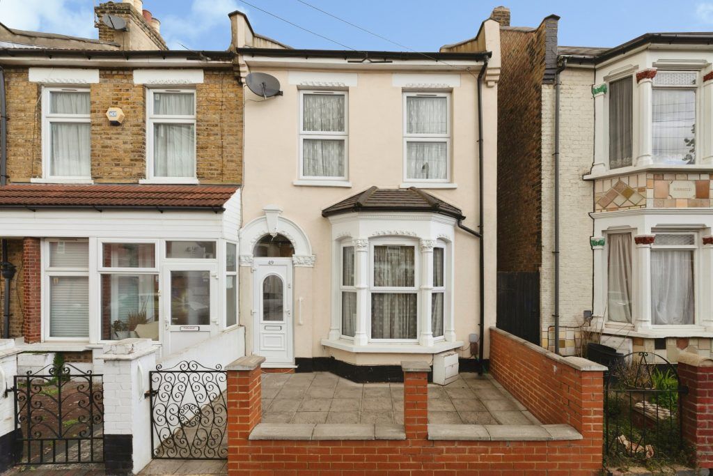 Property photo 2 of 19