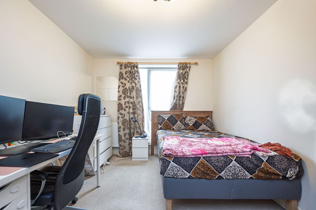 Property photo 1 of 6