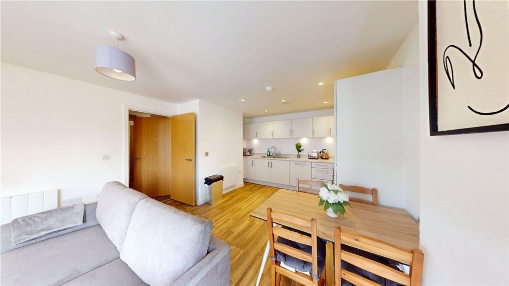 Property photo 2 of 9