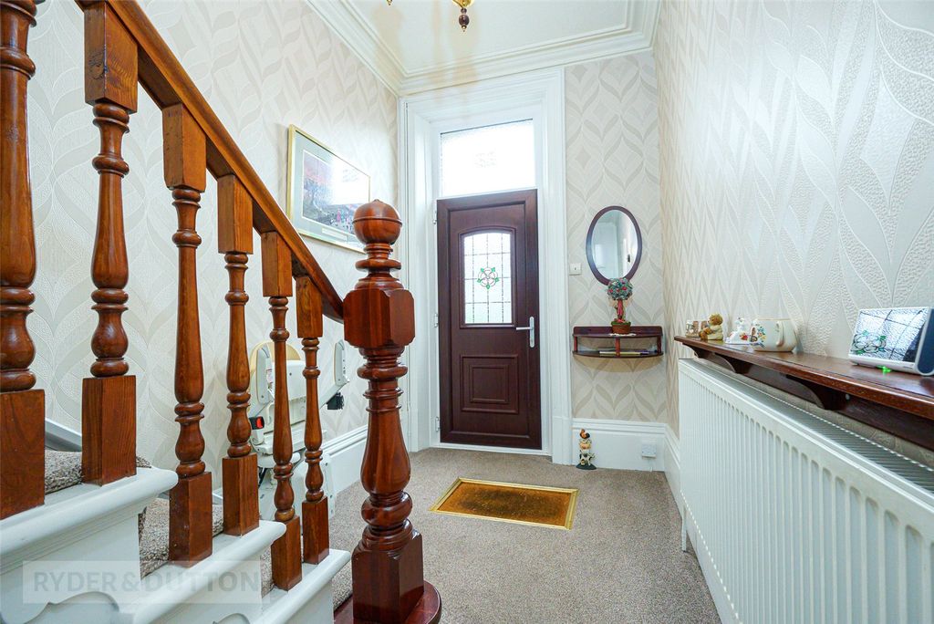 Property photo 2 of 22 Hallway