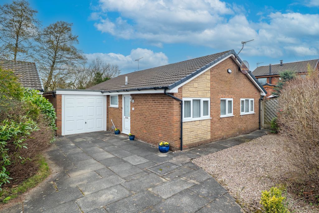 Property photo 2 of 11 Front