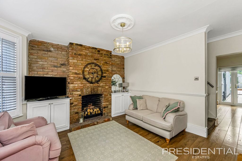 Property photo 3 of 28