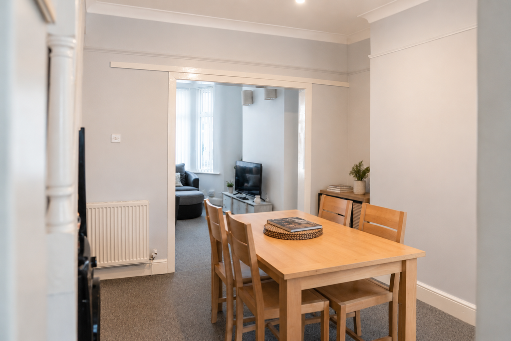 Property photo 2 of 27