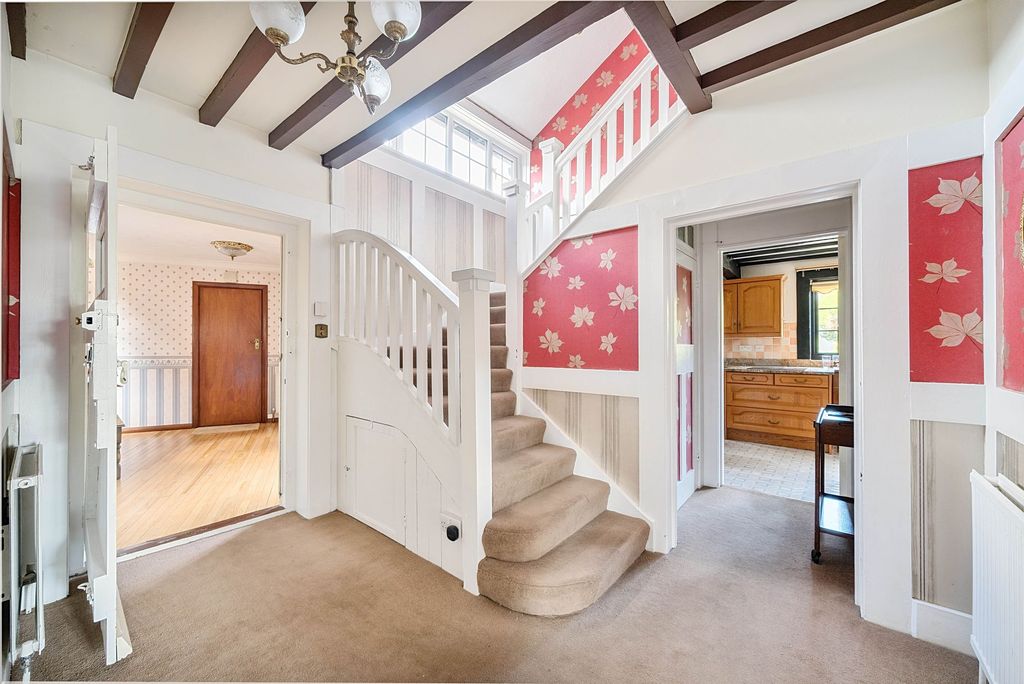 Property photo 2 of 25