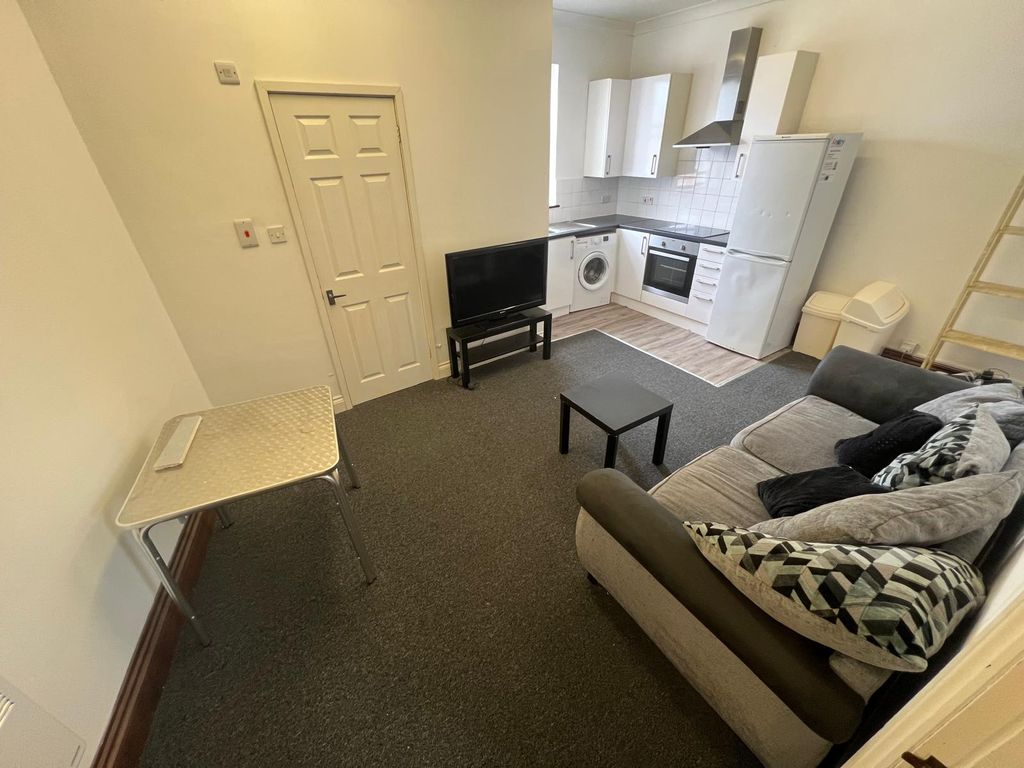 Property photo 2 of 7 Images