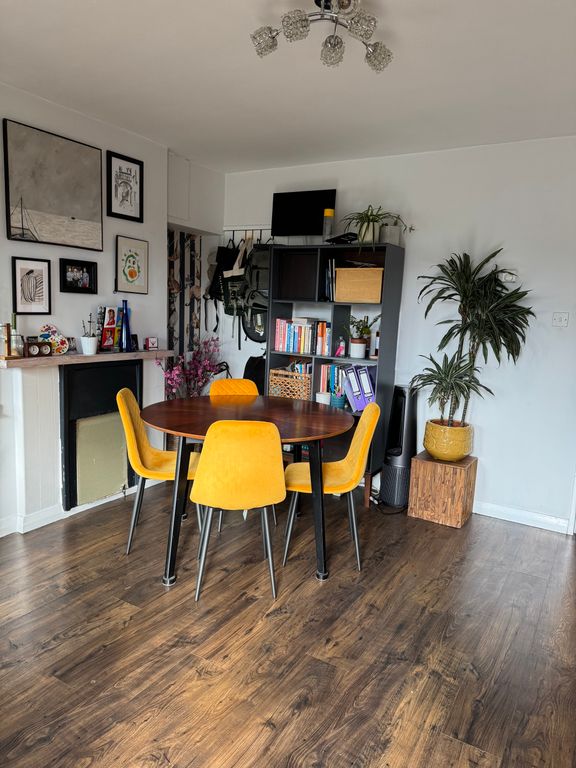 Property photo 3 of 16 3. Lounge - 5