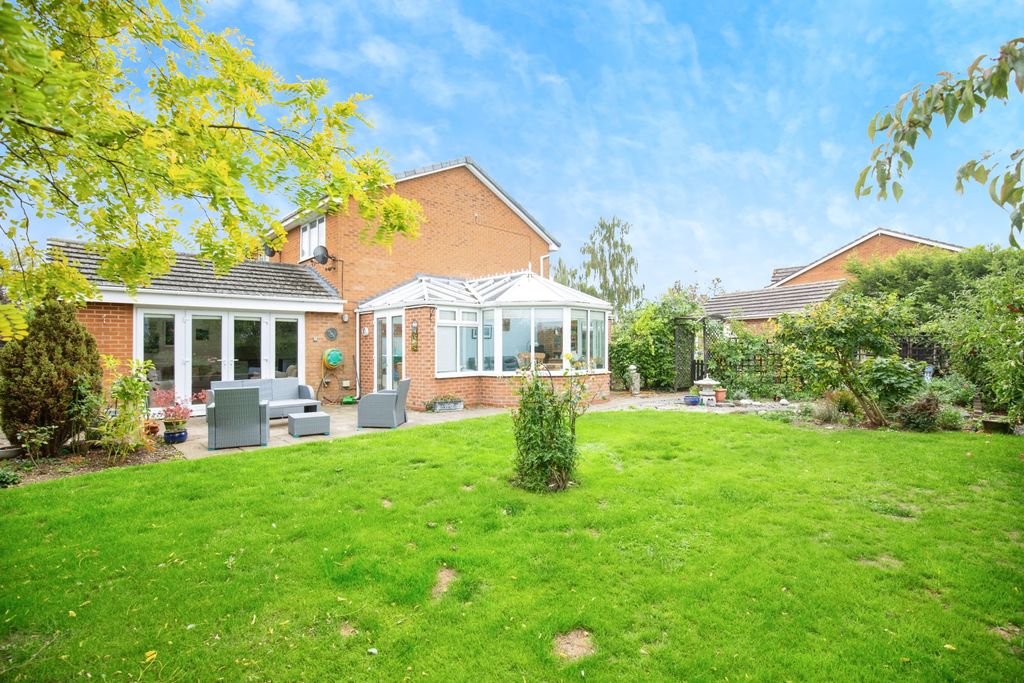 Property photo 3 of 32 E82F0B8c-Mw-9158