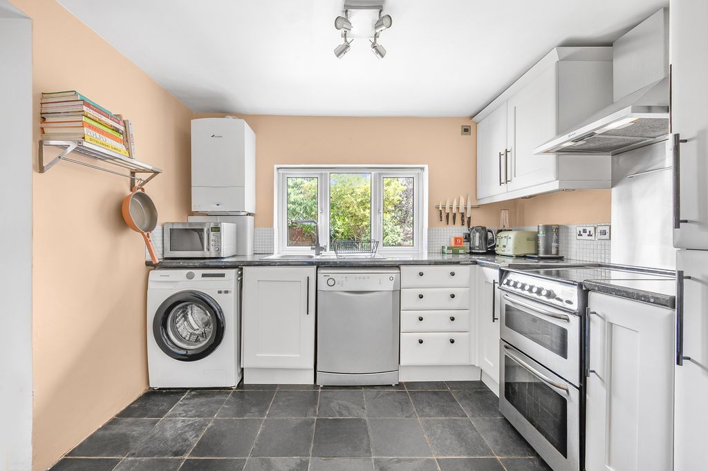 Property photo 3 of 13