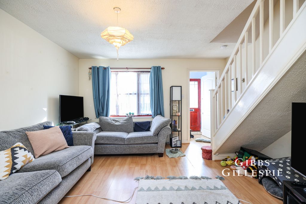 Property photo 3 of 10 Photo