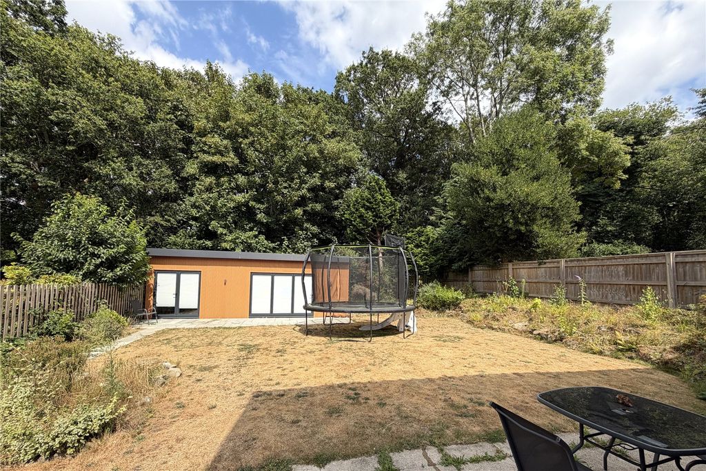 Property photo 2 of 22 Picture No. 40