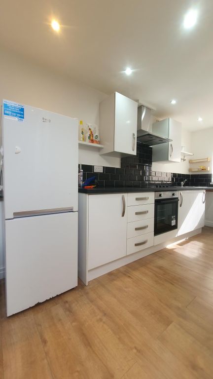 Property photo 1 of 8 1 Bedroom Flat To Rent