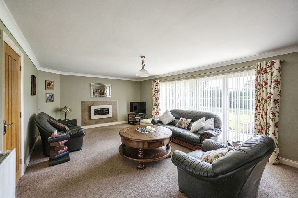 Property photo 2 of 19