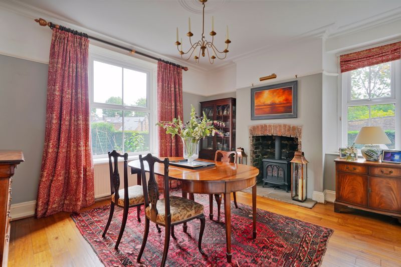 Property photo 2 of 40 Dining Room