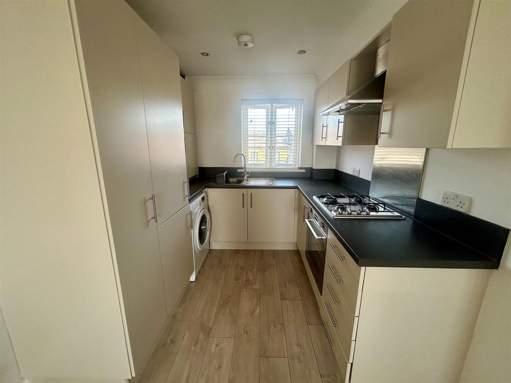 Property photo 3 of 14 Kitchen 1.Jpg