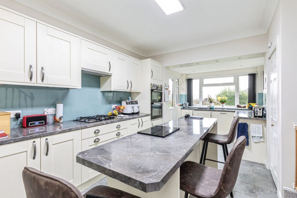 Property photo 2 of 38