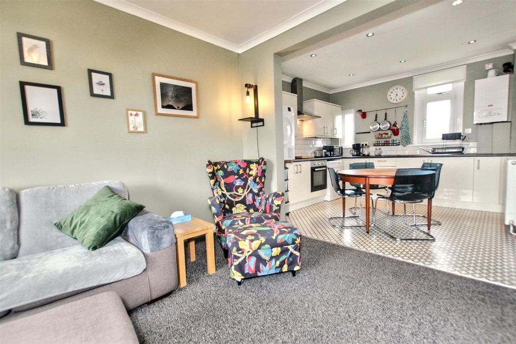 Property photo 2 of 21 2