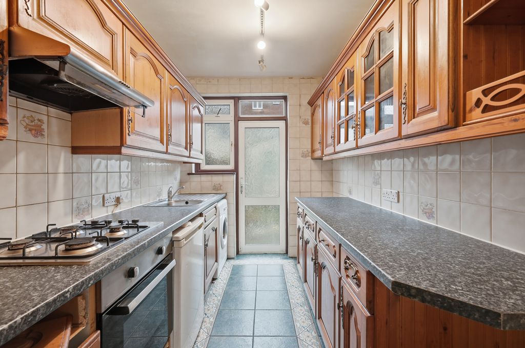 Property photo 3 of 28 Img_7259