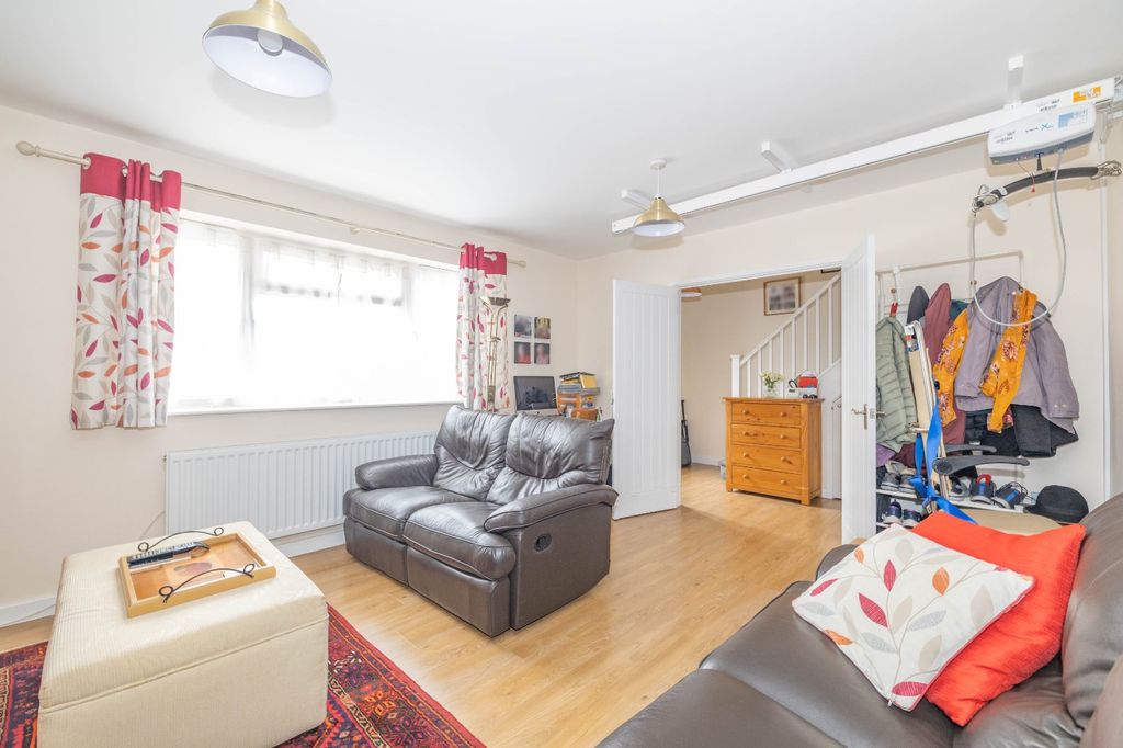 Property photo 3 of 10 Picture 3