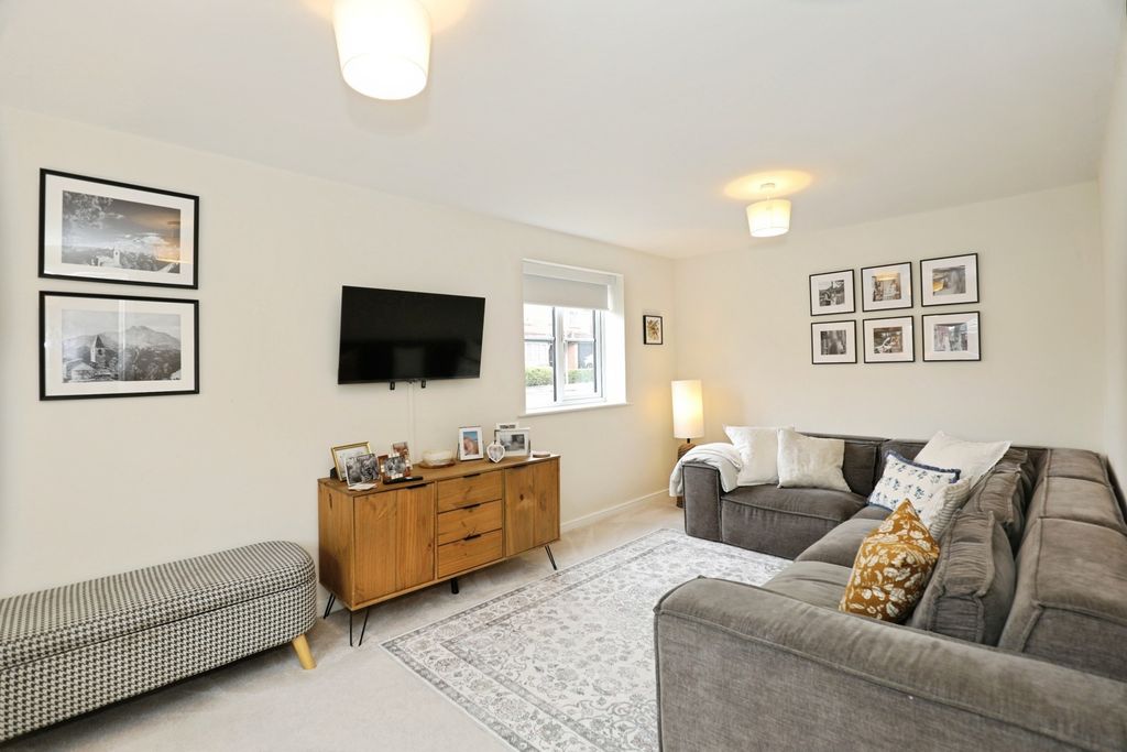Property photo 2 of 24 Pbox-Img.Jpg