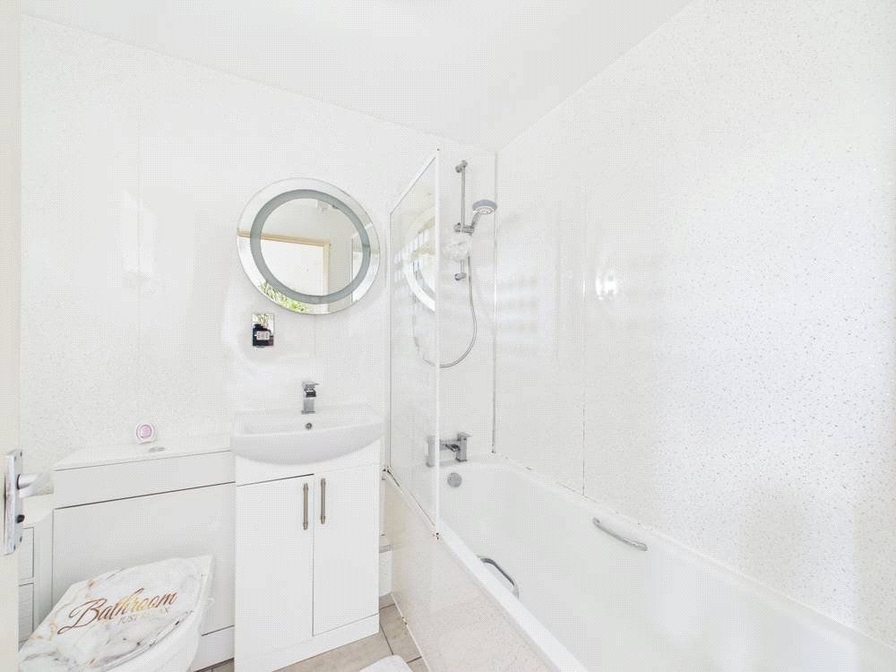 Property photo 3 of 13 Picture No. 02