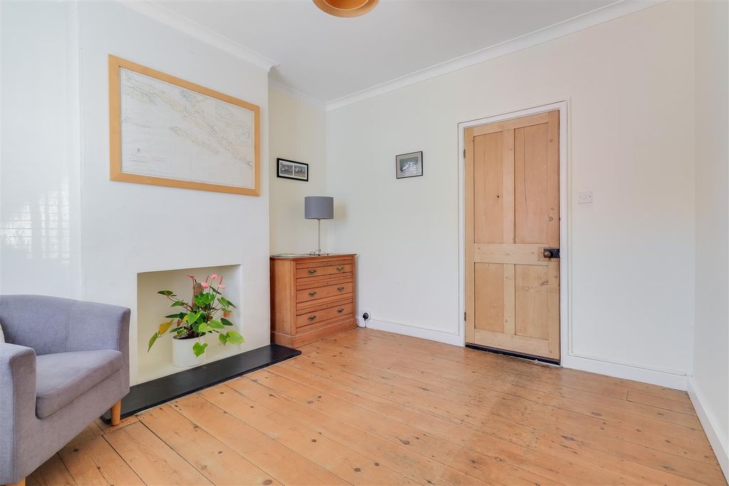 Property photo 3 of 16