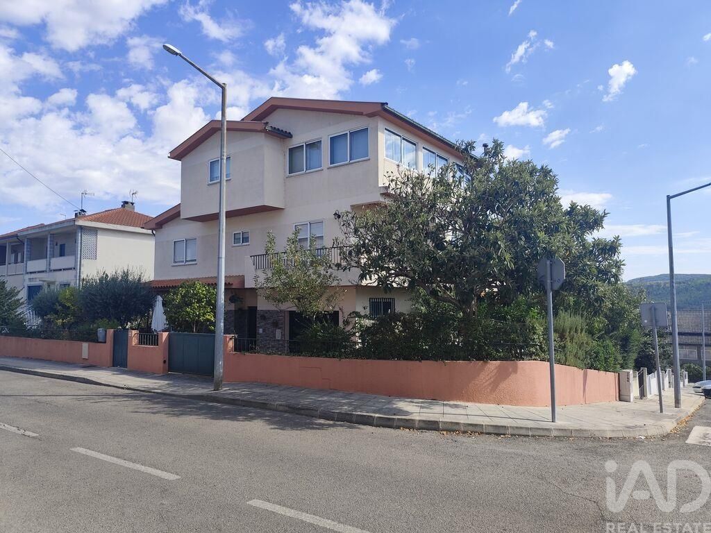 Property photo 1 of 30