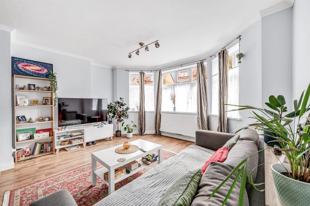 Property photo 1 of 10 (Main)
