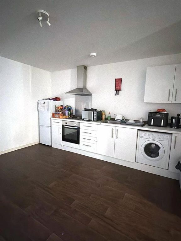 Property photo 2 of 8 1 Compass House - Kitchen.Jpg