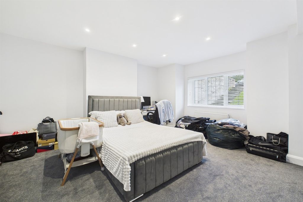 Property photo 3 of 11 Bedroom