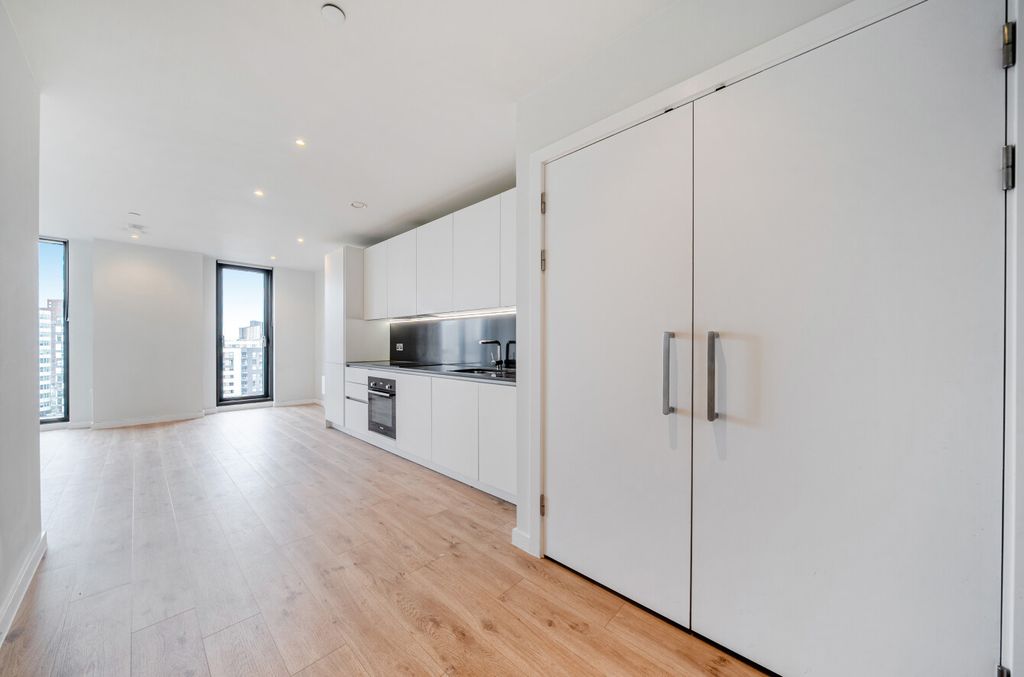 Property photo 3 of 17 1513548-14-6A97F4...