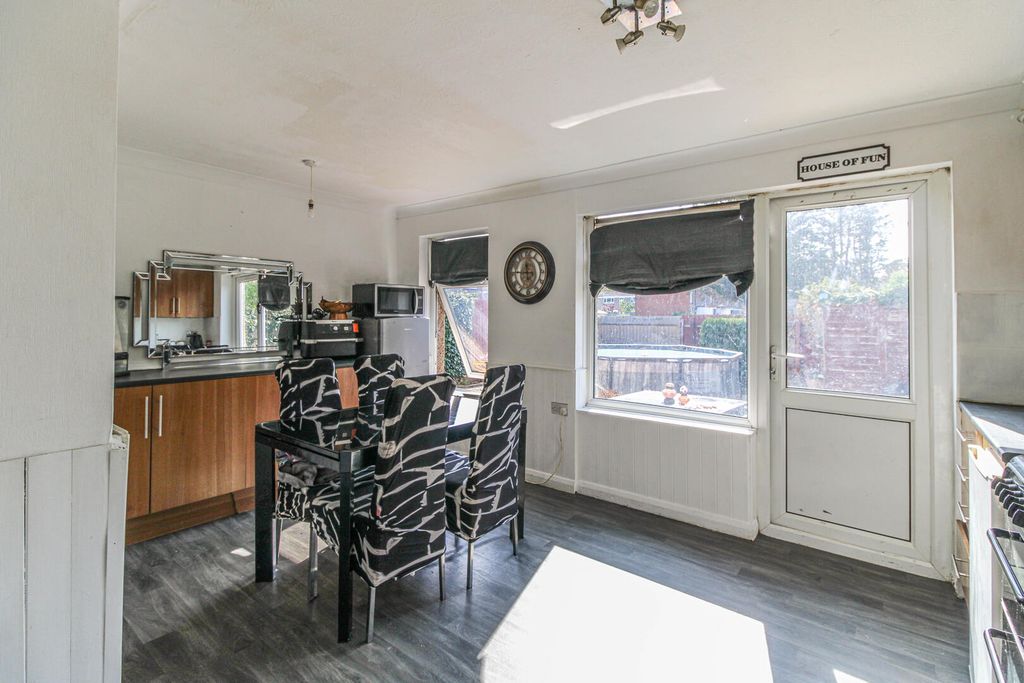 Property photo 3 of 10 Dining Room
