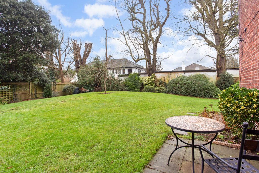 Property photo 3 of 12