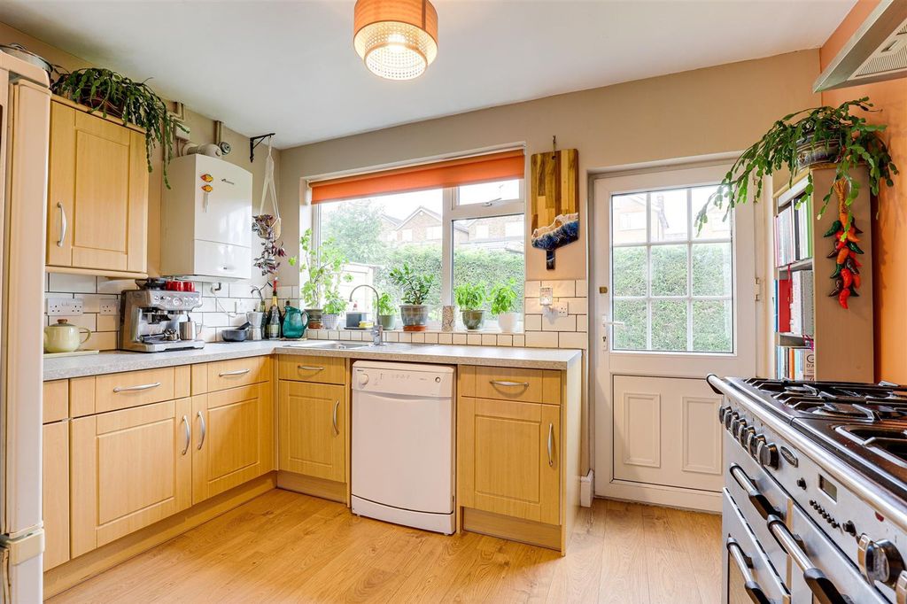 Property photo 3 of 21