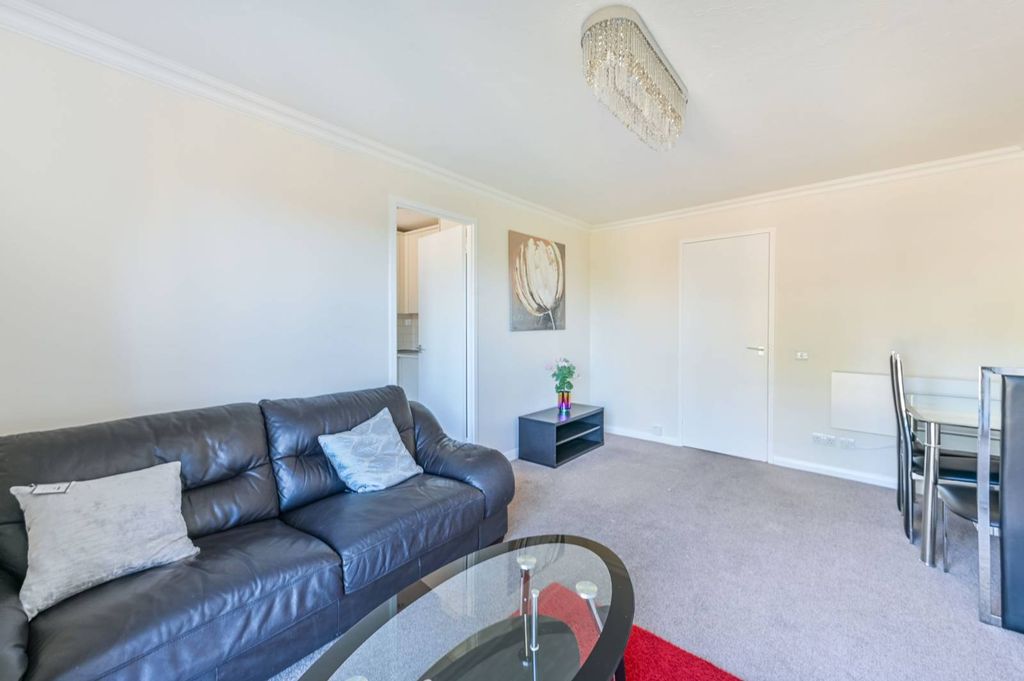 Property photo 1 of 8