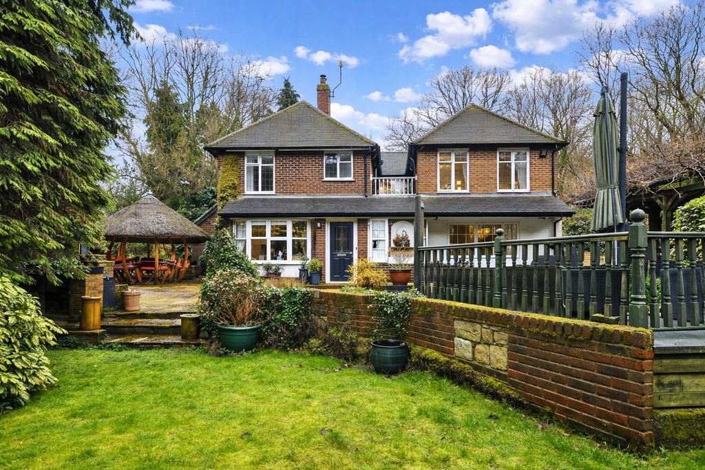 Property photo 1 of 18