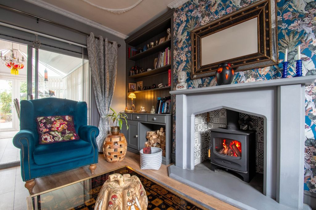 Property photo 2 of 31 Picture No. 21