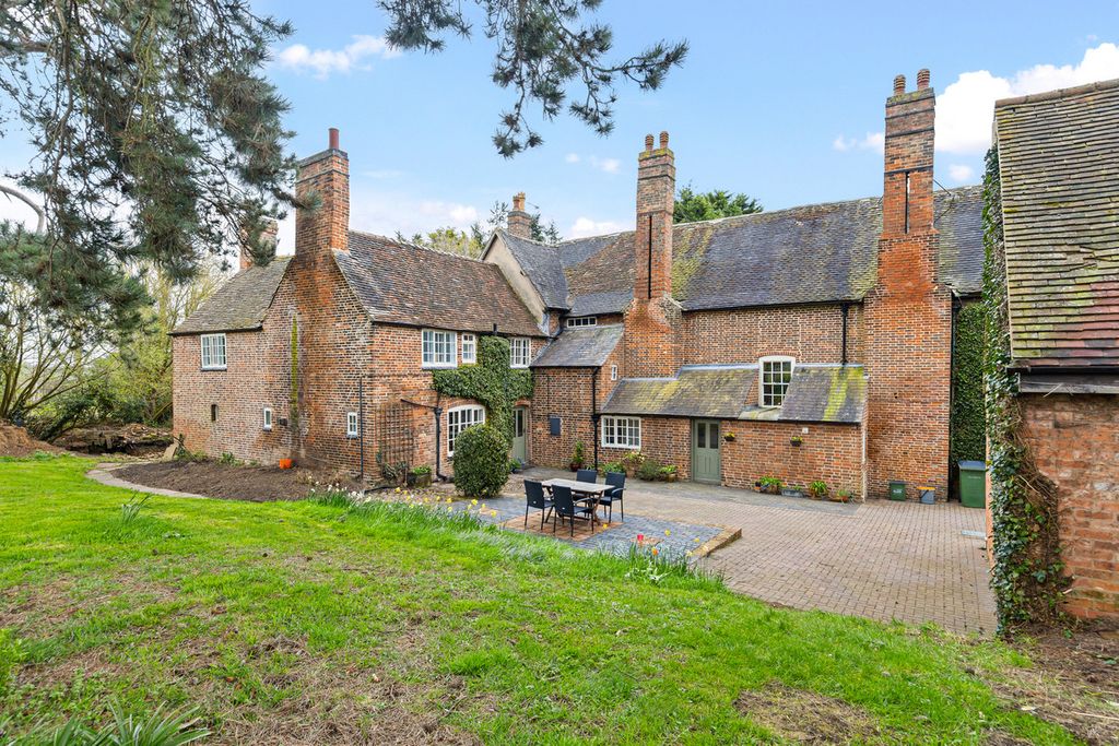 Property photo 3 of 36