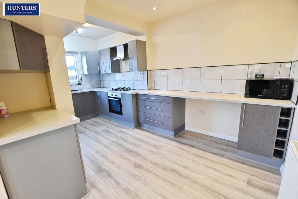 Property photo 3 of 13 Kitchen